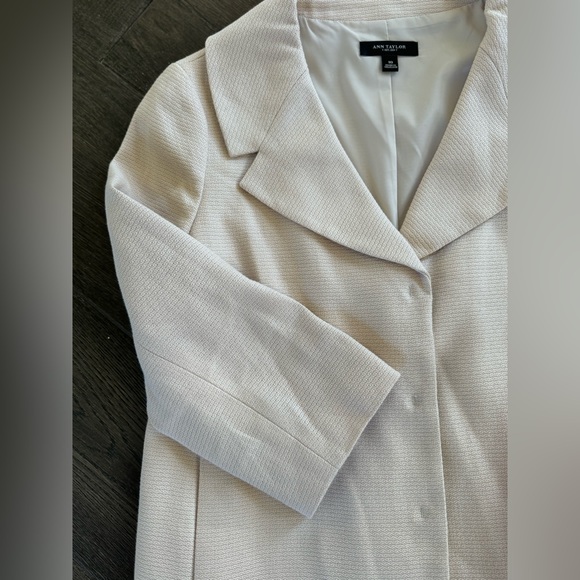 Ann Taylor Swing Blazer/Jacket in Ivory - size 10 - Picture 3 of 13